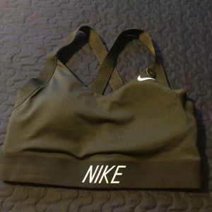 Black nike sport bra